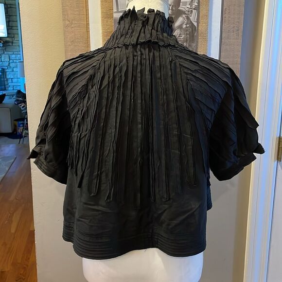 BCBGMAXAZRIA black textured cocktail black jacket, short sleeve - Picture 7 of 9